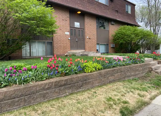 Property at 1012 E Burlington St Unit 1012-09, Iowa City, IA, 52240, 2 beds, 1 bath, [object Object]