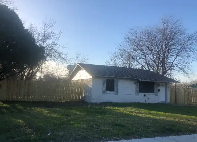 Property at 821 Powell Rd, Mesquite, TX, 75149, 2 beds, 1 bath, [object Object]