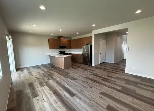 Property at 2422 Leonard Ln, Lebanon, OR, 97355, 3 beds, 2.5 baths, [object Object]