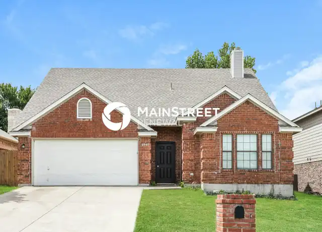 Property at 6449 Canyon Trl, Fort Worth, TX, 76135, 3 beds, 2 baths, [object Object]
