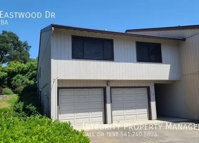 Property at 313 Eastwood Dr, Medford, OR, 97504, 2 beds, 2 baths, [object Object]
