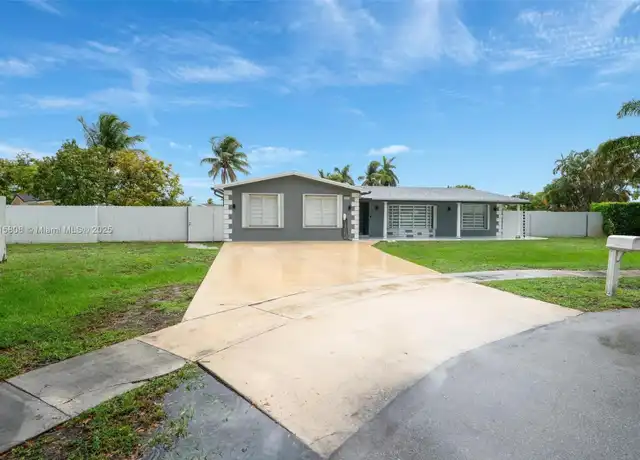 Property at 10450 NW 19th St, Pembroke Pines, FL, 33026, 3 beds, 3 baths, [object Object]