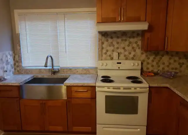 Property at 17 Medford Ct, Sicklerville, NJ, 08081, 2 beds, 1 bath, [object Object]