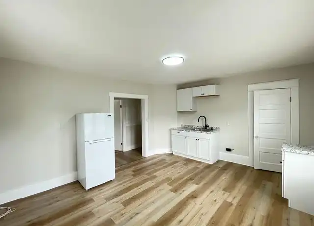 Property at 55 Henriette St Unit 6, Manchester, NH, 03102, 1 bed, 1 bath, [object Object]