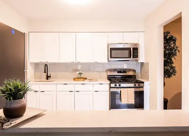 Property at Hampton Gardens - 600 Bound Brook Rd, Middlesex, NJ, 08846, 1 bed, 1 bath, [object Object]