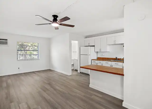 Property at 1041 SE Monterey Rd Unit B4, Stuart, FL, 34994, 1 bed, 1 bath, [object Object]