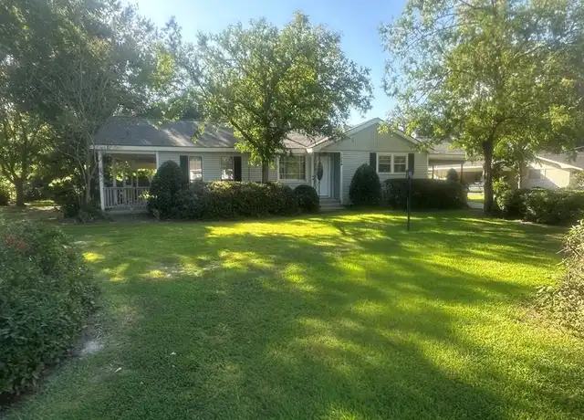 Property at 1324 Lamarque St, Mandeville, LA, 70448, 2 beds, 1.5 baths, [object Object]