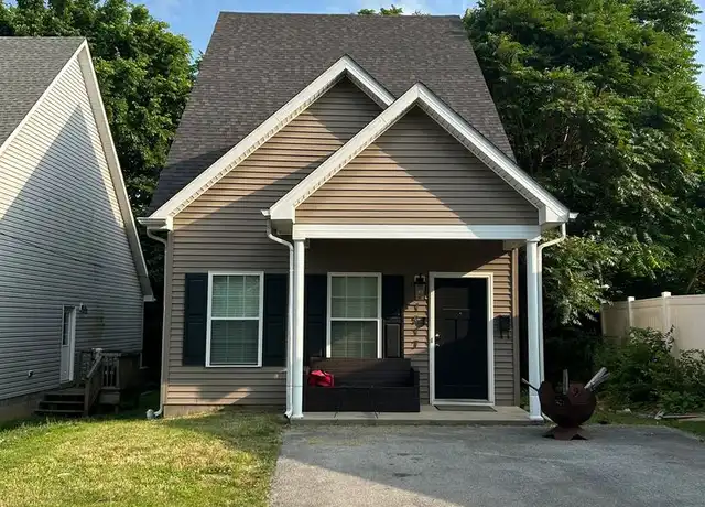 Property at 1517 Kenton St, Bowling Green, KY, 42101, 4 beds, 2 baths, [object Object]