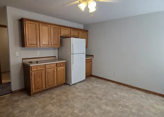 Property at 236 SW Chartwell Cir, Lees Summit, MO, 64082, 3 beds, 2 baths, [object Object]