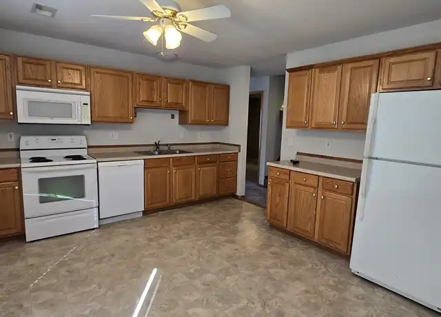 Property at 236 SW Chartwell Cir, Lees Summit, MO, 64082, 3 beds, 2 baths, [object Object]