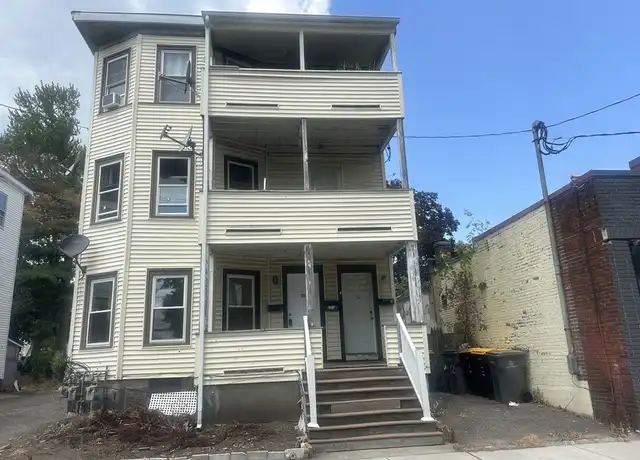 Property at 124 Kendall St Unit 1, Framingham, MA, 01702, 3 beds, 1 bath, [object Object]