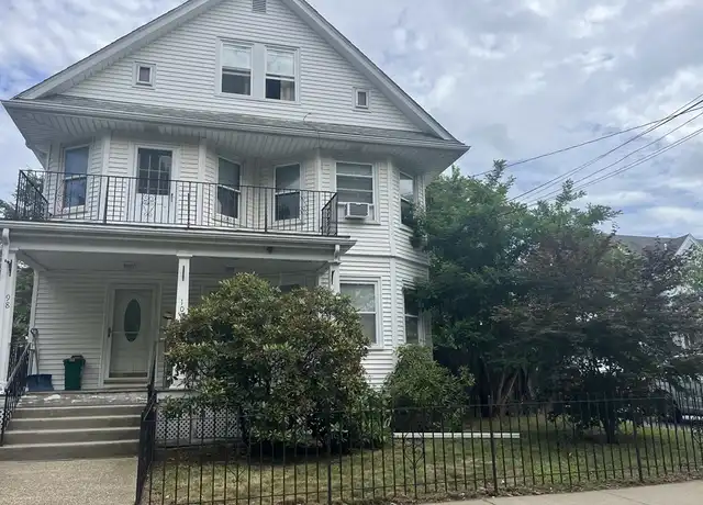 Property at 100 Dexter Ave Unit 100, Watertown, MA, 02472, 2 beds, 1 bath, [object Object]