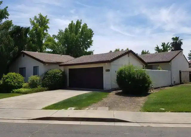 Property at 875 Tanglewood Dr, Redding, CA, 96003, 2 beds, 1 bath, [object Object]
