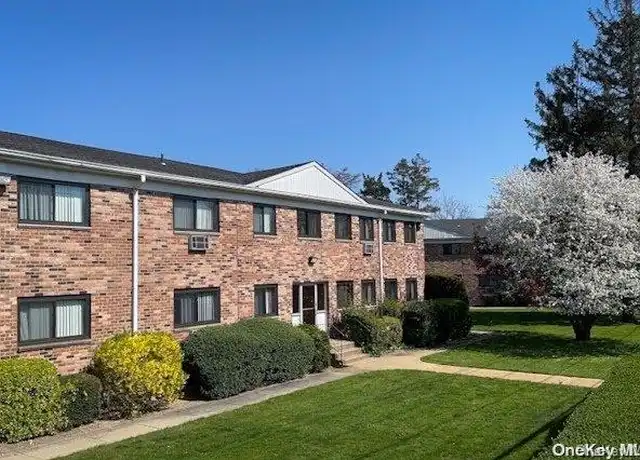 Property at 21 Brentwood Rd Unit 27, Bay Shore, NY, 11706, 1 bed, 1 bath, [object Object]