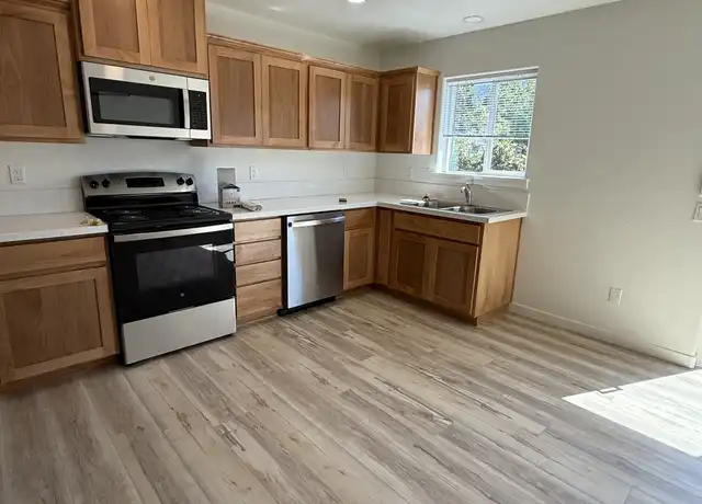 Property at 1321 NE 7th St Unit C C, Grants Pass, OR, 97526, 2 beds, 1 bath, [object Object]