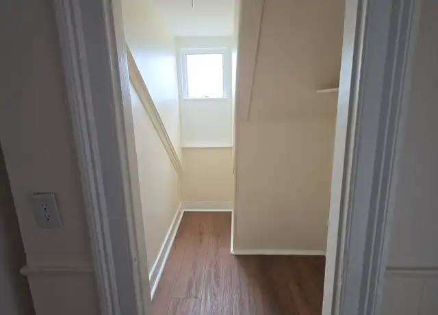 Property at 28 Wilson St, Waterbury, CT, 06708, 1 bed, 1 bath, [object Object]
