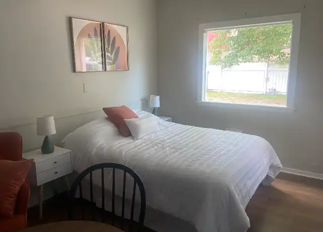 Property at 305 E Main St Unit R4, Ligonier, PA, 15658, 1 bed, 1 bath, [object Object]