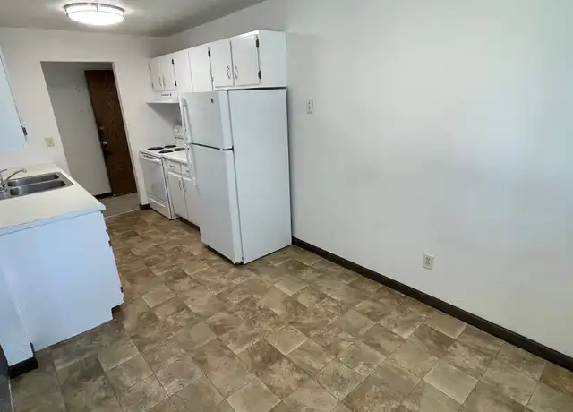 Property at 828 3rd Ave W Unit 3, Williston, ND, 58801, 2 beds, 1 bath, [object Object]