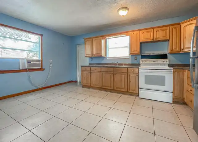 Property at 732 N G St, Lake Worth Beach, FL, 33460, 4 beds, 1 bath, [object Object]