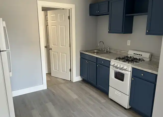 Property at 82 Boston Post Rd, North Windham, CT, 06256, 2 beds, 2 baths, [object Object]