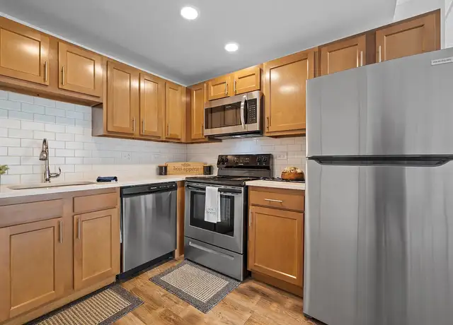 Photo of 145 Walnut Dr, St. Charles, IL 60174