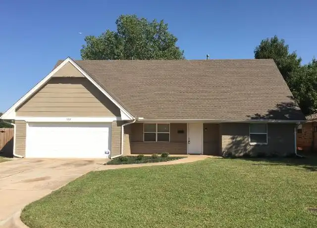 Property at 7224 N Comanche Ave, Warr Acres, OK, 73132, 4 beds, 2 baths, [object Object]