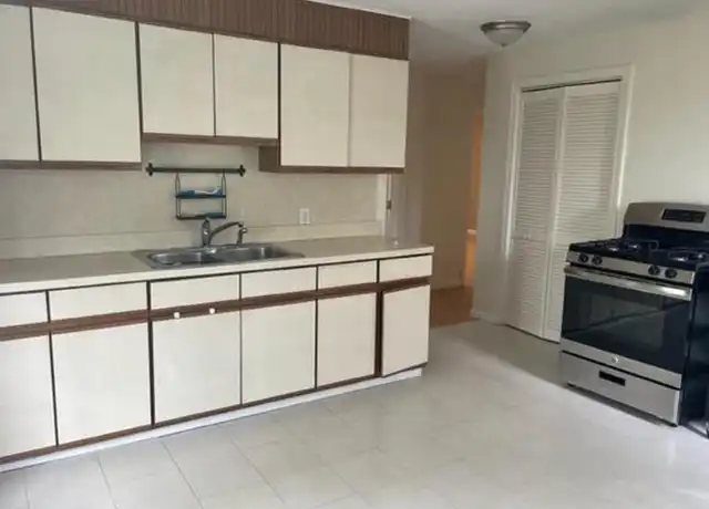 Property at 47 Dogburn Rd Unit 3, West Haven, CT, 06516, 1 bed, 1 bath, [object Object]