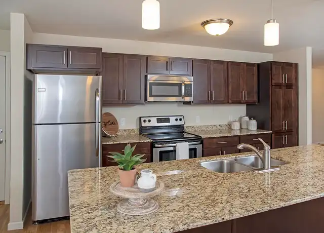 Property at Cardinal Point Apartments - 2150 47th Ave S, Grand Forks, ND, 58201, 1-3 bed, 1-2 bath, [object Object]