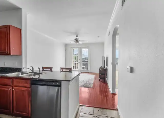 Property at 7575 Kirby Dr #1304, Houston, TX, 77030, 1 bed, 1 bath, [object Object]