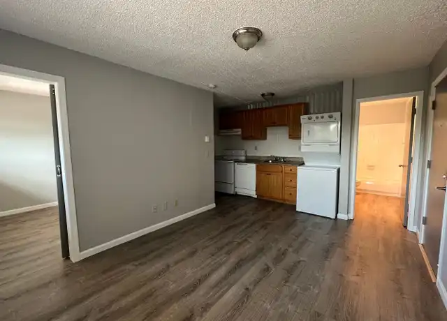 Property at 16124 SE Alder St Unit 32-B, Portland, OR, 97233, 1 bed, 1 bath, [object Object]