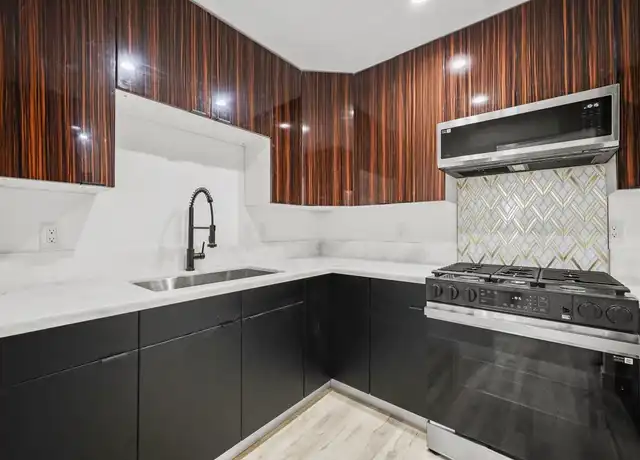 Property at 111 Normandie Ave Unit 4, Los Angeles, CA, 90004, 2 beds, 1 bath, [object Object]