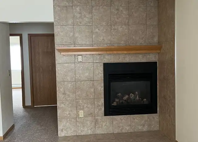 Property at 400 Monitor St Unit 12, La Crosse, WI, 54603, 2 beds, 1 bath, [object Object]