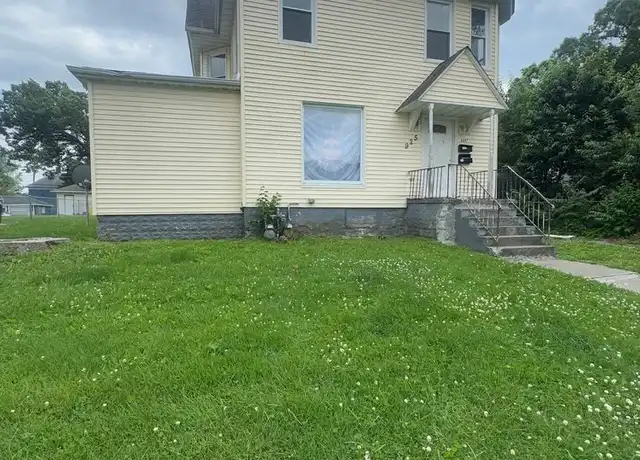 Property at 925 E 14th St, Davenport, IA, 52803, 3 beds, 1 bath, [object Object]