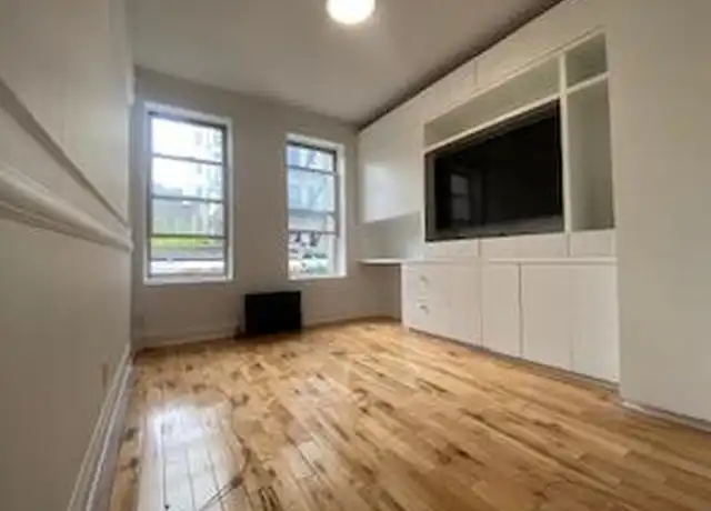 Property at 31-28 33rd St Unit 1R, Astoria, NY, 11106, 2 beds, 1 bath, [object Object]