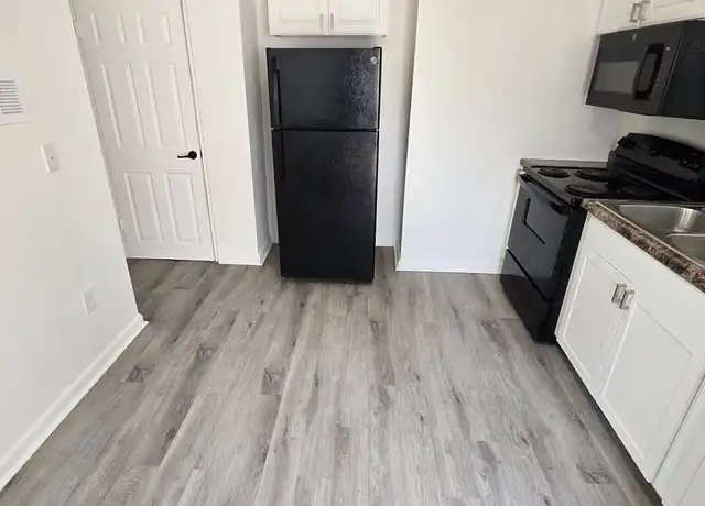 Property at 688-694 N James Rd, Columbus, OH, 43219, 2 beds, 1 bath, [object Object]