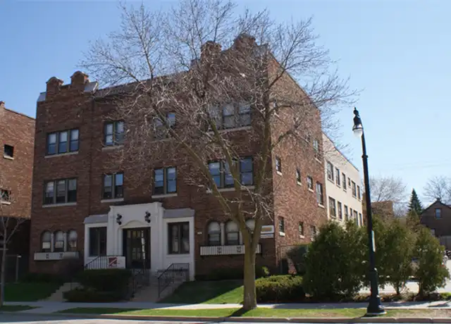 Property at 4460 N Oakland Ave Unit 26, Shorewood, WI, 53211, 2 beds, 1 bath, [object Object]
