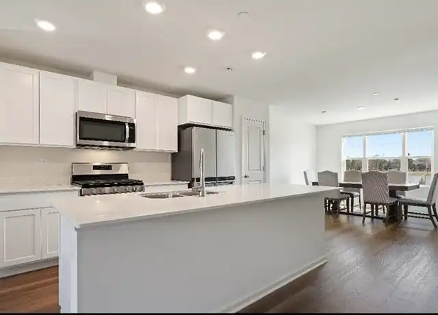 Property at 6392 Roscommon Rd, Tinley Park, IL, 60477, 3 beds, 2.5 baths, [object Object]