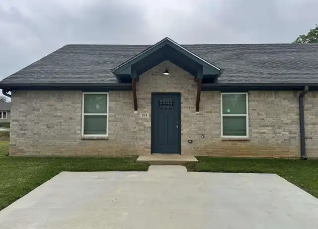 Property at 1417 E Earle St, Tyler, TX, 75702, 2 beds, 2 baths, [object Object]