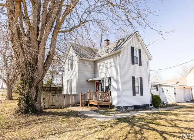 Property at 415 S Oak St, O Fallon, IL, 62269, 3 beds, 2 baths, [object Object]