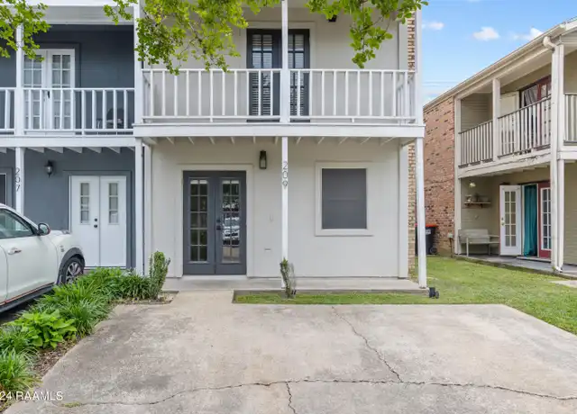 Property at 209 Rue Chartres, Lafayette, LA, 70508, 2 beds, 2.5 baths, [object Object]