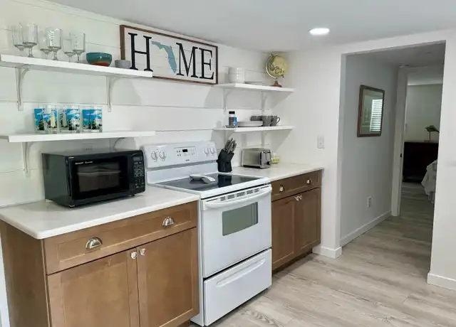 Property at 1357 Lakeshore Dr Unit 1, Mt Dora, FL, 32757, 2 beds, 2 baths, [object Object]