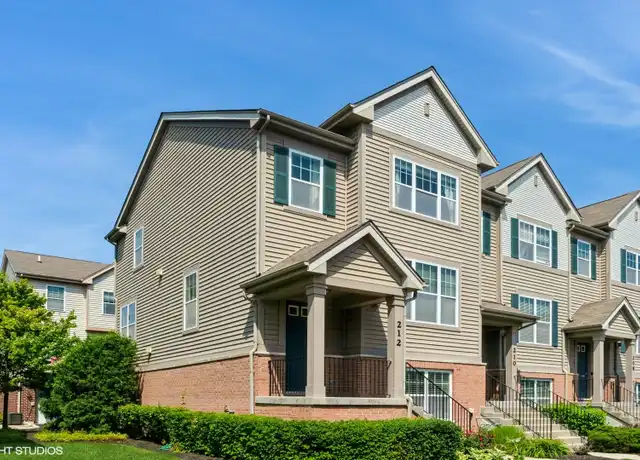 Property at 212 Wildflower St, Des Plaines, IL, 60016, 3 beds, 2.5 baths, [object Object]