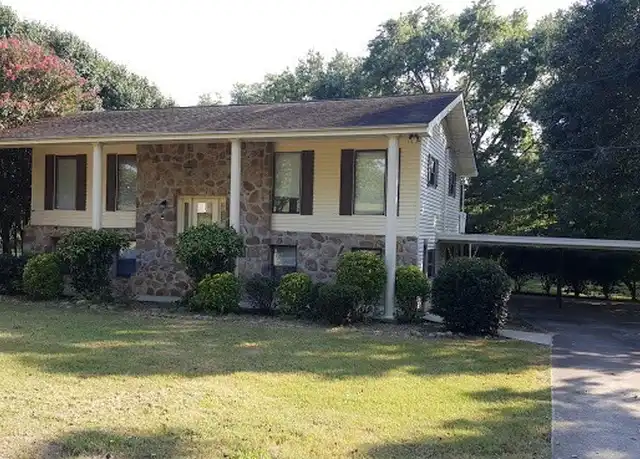 Property at 70 Veldt Ln, Afton, TN, 37616, 3 beds, 2 baths, [object Object]