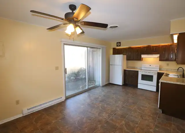 Property at 1081 Woolman Dr, Richmond, IN, 47374, 2 beds, 1.5 baths, [object Object]