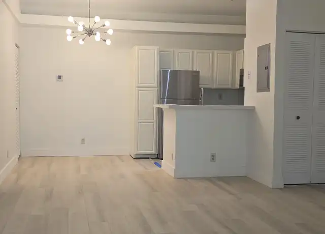 Property at 611 Lyons Rd #8204, Coconut Creek, FL, 33063, 1 bed, 1 bath, [object Object]