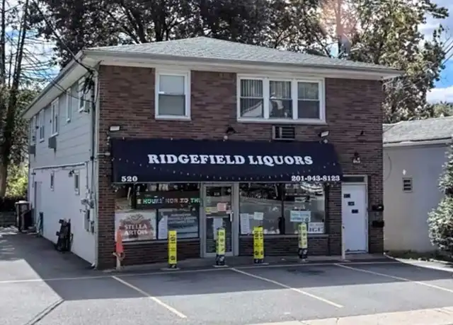 Property at 520 Shaler Blvd Unit A, Ridgefield, NJ, 07657, 1 bed, 1 bath, [object Object]