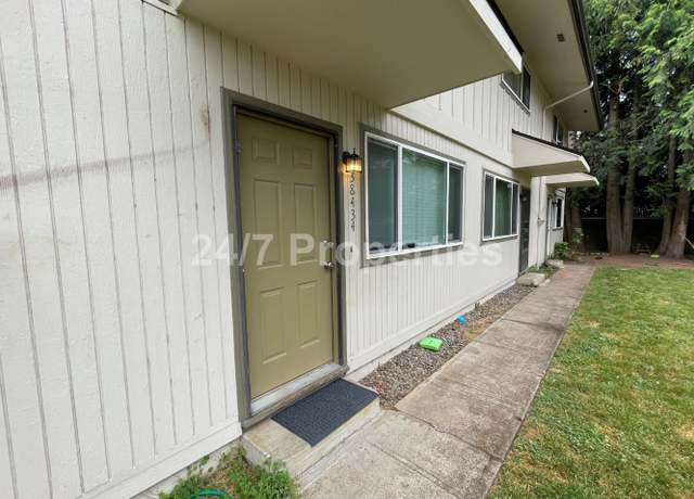Photo of 38432 Hood St Unit 38434, Sandy, OR 97055