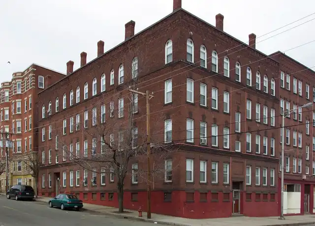 Property at 733 High St Apt 3R, Holyoke, MA, 01040, 2 beds, 1 bath, [object Object]