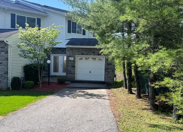 Property at 262 Tamerisk Ln, New Windsor, NY, 12553, 3 beds, 2.5 baths, [object Object]