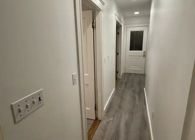 Property at 46 Lowell St Unit 2, Lexington, MA, 02420, 2 beds, 1 bath, [object Object]